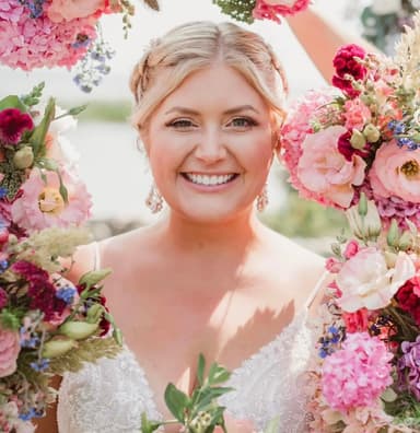 Kimberlee Stenson — UGC Creator on Pitchlo