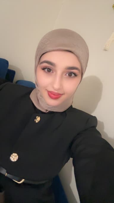 Albina Askarova — UGC Creator on Pitchlo