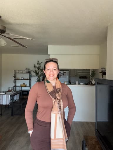 Dinella Valdes — UGC Creator on Pitchlo