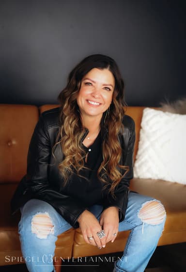 Stefani Lois ā UGC Creator on Pitchlo