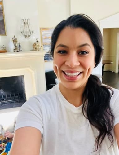 Liz casillas ā UGC Creator on Pitchlo